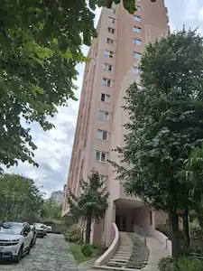 KADIKÖY SAHRAYICEDİT’TE İ MERKEZI KONUMDA  3+1  BALKONLU  DAIRE