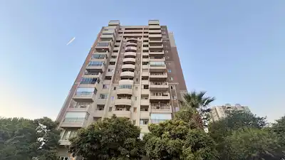 MAVİŞEHİR SOYAK A SİTESİNDE MANZARALI VE TADİLATLI SATILIK 1+1 DAİRE