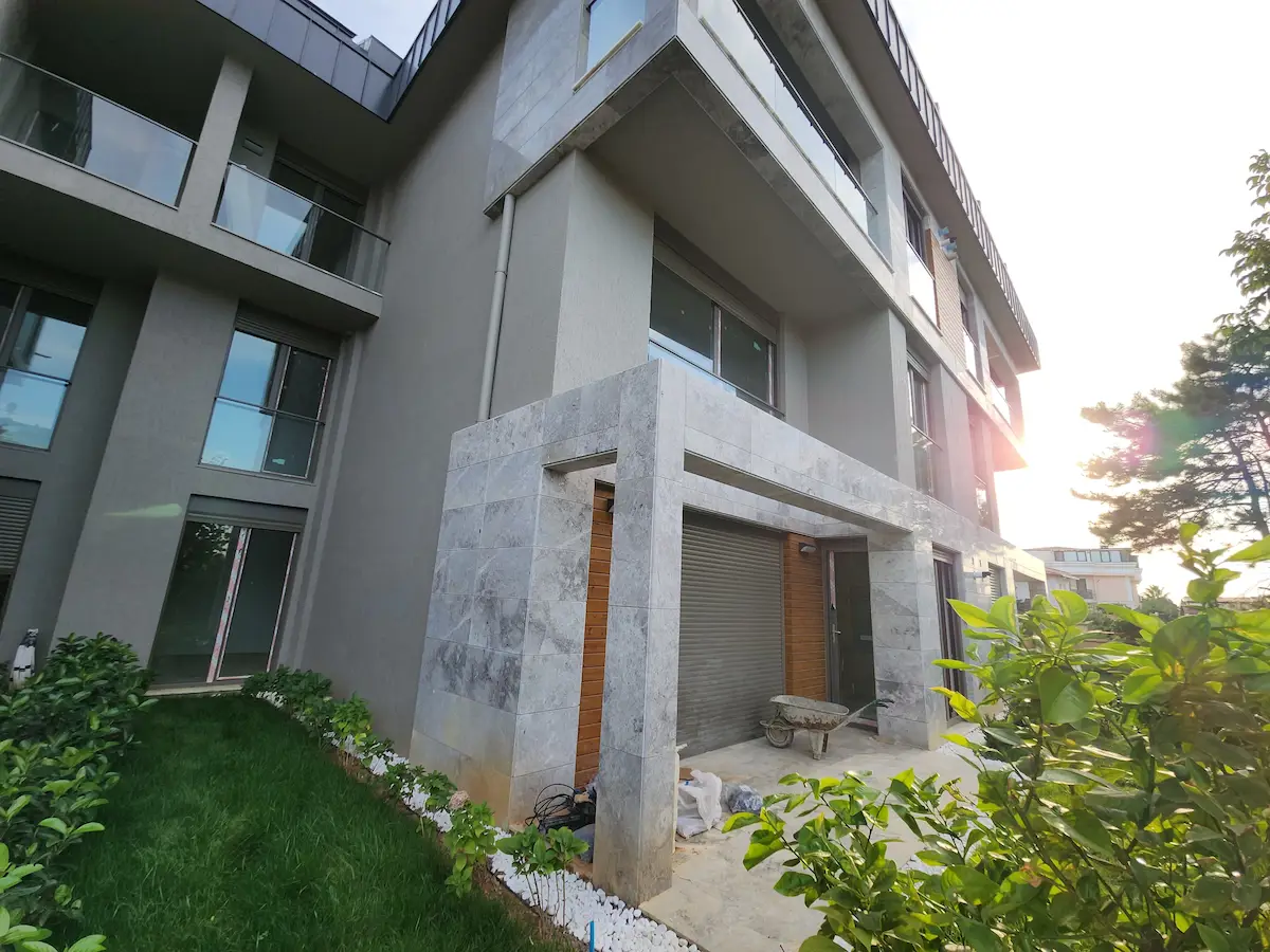 TUZLA POSTAHANE MAH.ULTRA LUXS VILLA KONSEPT'INDE OZEL MIMARILI BAHCE KATI 4+1