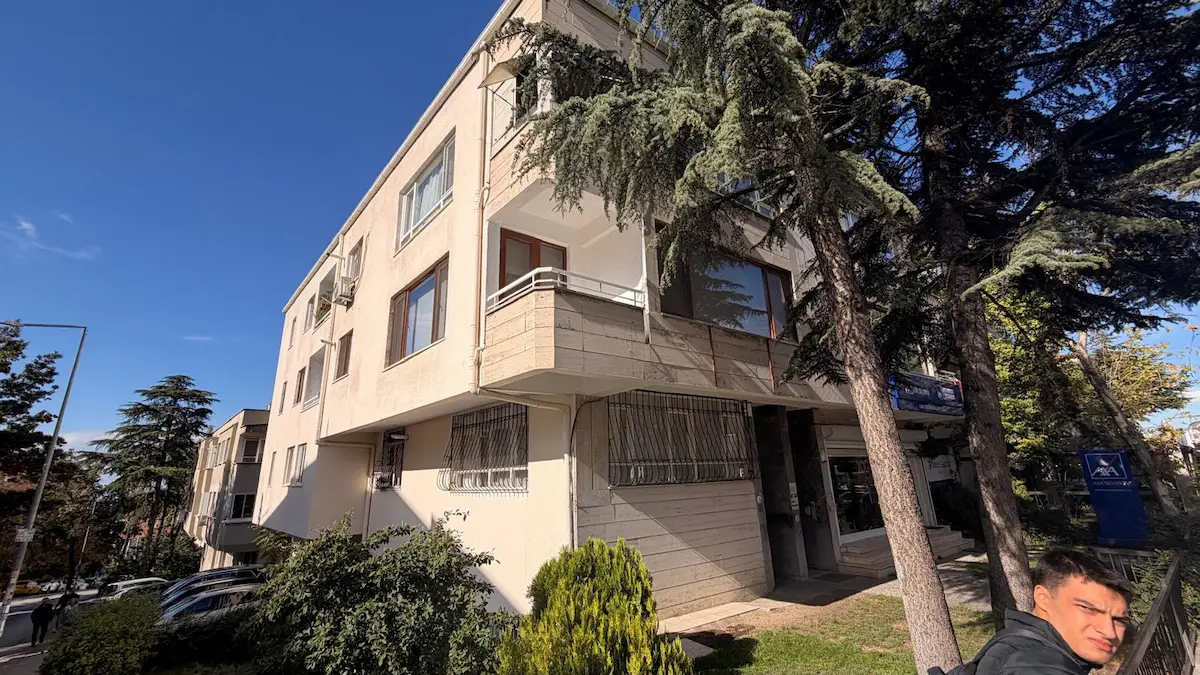 UĞUR MUMCU CAD ÜZERİ BÜYÜK TİP 3+1 KİRALIK DAİRE