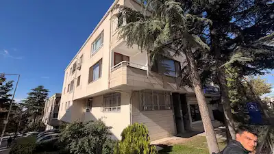 UĞUR MUMCU CAD ÜZERİ BÜYÜK TİP 3+1 KİRALIK DAİRE