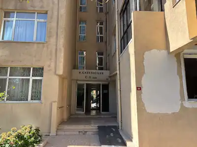 4. GAZETECİLER SİTESİNDE EŞYALI KİRALIK FIRSAT DAİRE