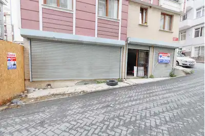 TERSANE İSTANBULA YAKIN DÜZ GİRİŞ 275M² KİRALIK DEPOLU DÜKKAN