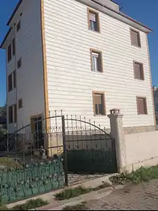 ANTALYA AKSEKİ CEVİZLİ’DE 3 KATLI, 4 CEPHELİ BİNA | 240 M² BRÜT
