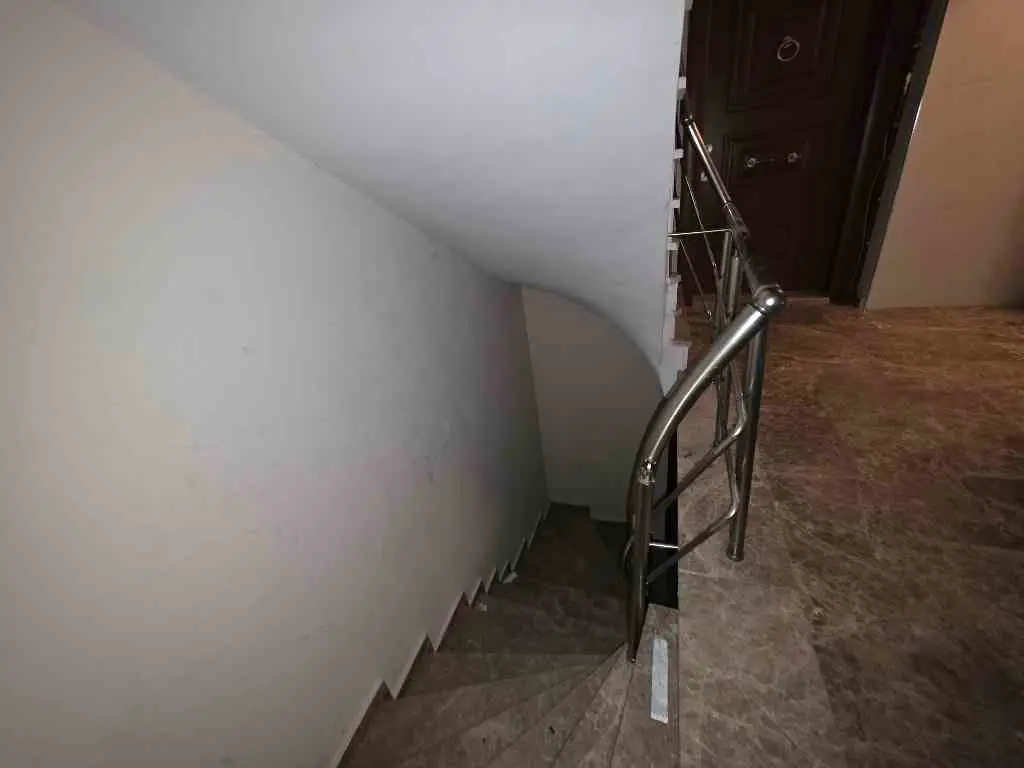 AVCILAR GÜMÜŞPALA BAHÇE KULLANIMLI, DEPOLU SATILIK 2+1 DAİRE 3