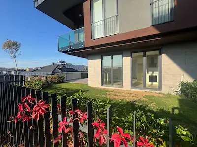 ZEKERİYAKÖY ALYA PARK TERAS’TA BAHÇE KULLANIMLI 1+1 KİRALIK