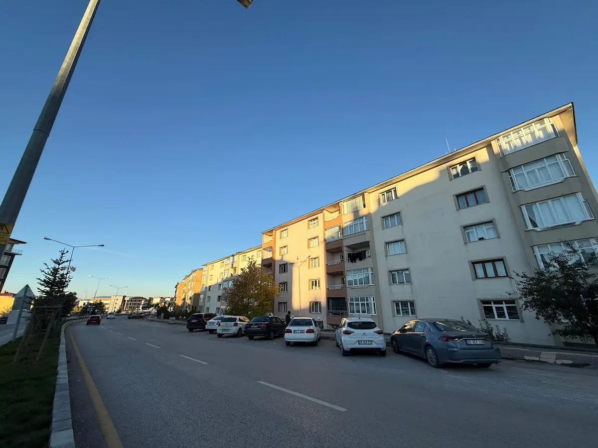 REMAX İLKE'DEN YILDIZKENT'TE 3+1 KİRALIK DAİRE