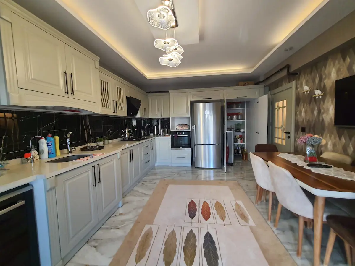REMAX DOĞUDAN ÇAYDAÇIRA'DA ÇEÇEN TOWERS SATILIK TERTEMİZ 4+1