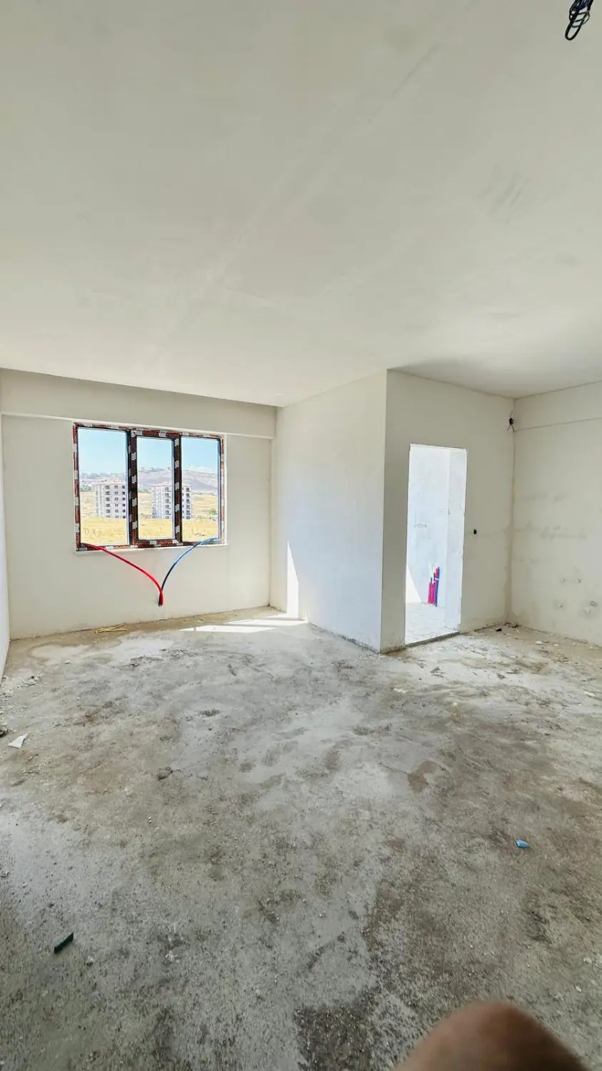 ARAŞTIRMA HASTANESİ KARŞISINDA SATILIK YENİ 1+1 DAİRE