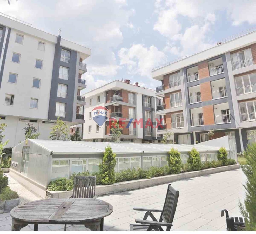 BEYLIKDUZU YASEMIN EVLERI'NDE DENIZ MANZARALI 3+1