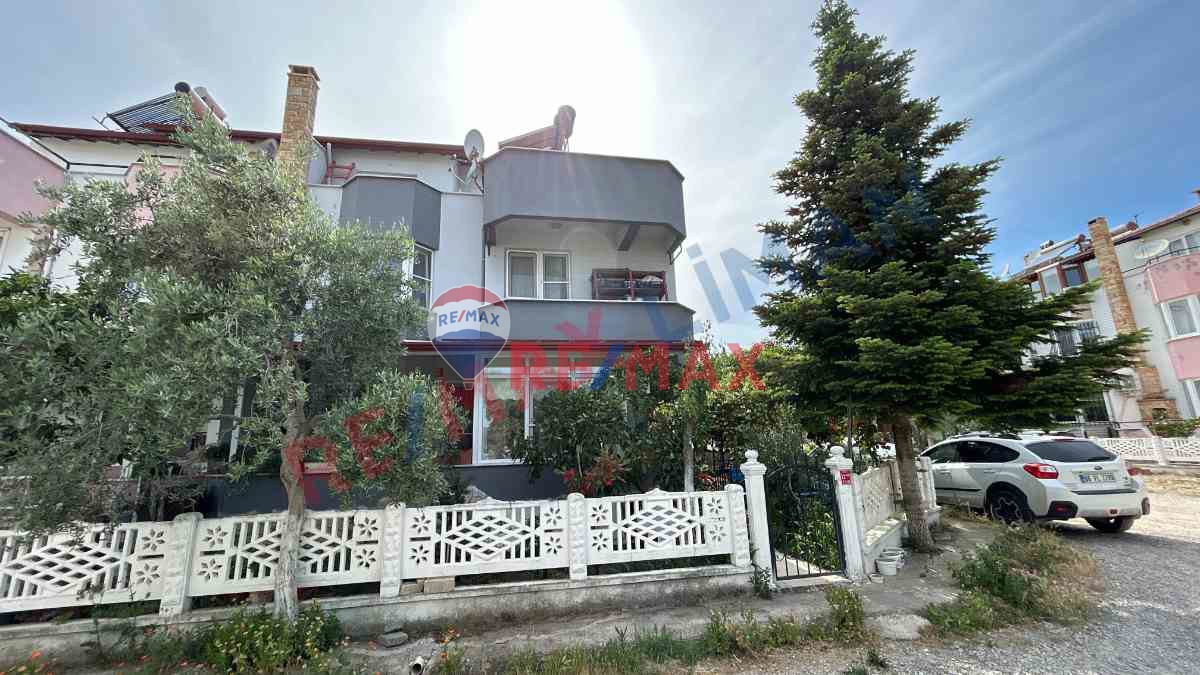 EDREMIT AKÇAY'DA SATILIK 3+1 TRIPLEKS VILLA
