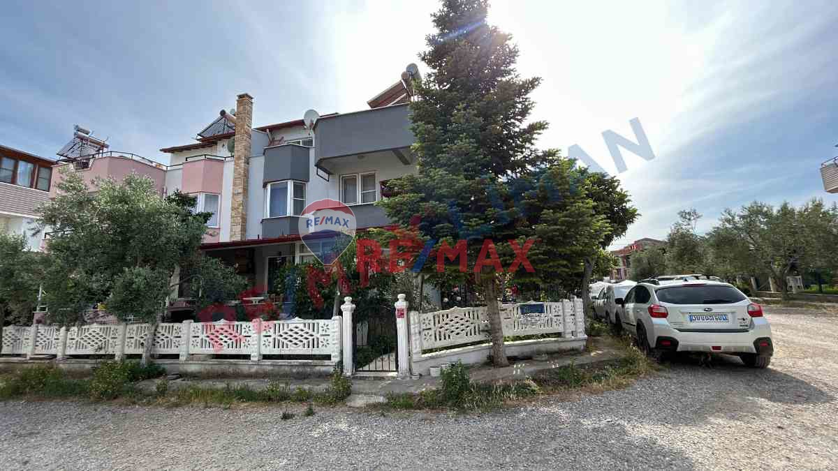 EDREMIT AKÇAY'DA SATILIK 3+1 TRIPLEKS VILLA