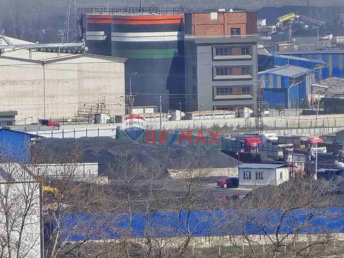 OSB BÖLGESİNDE, DÜZ ZEMİNLİ, TİCARİ İMARLI YATIRIMLIK ARSA!