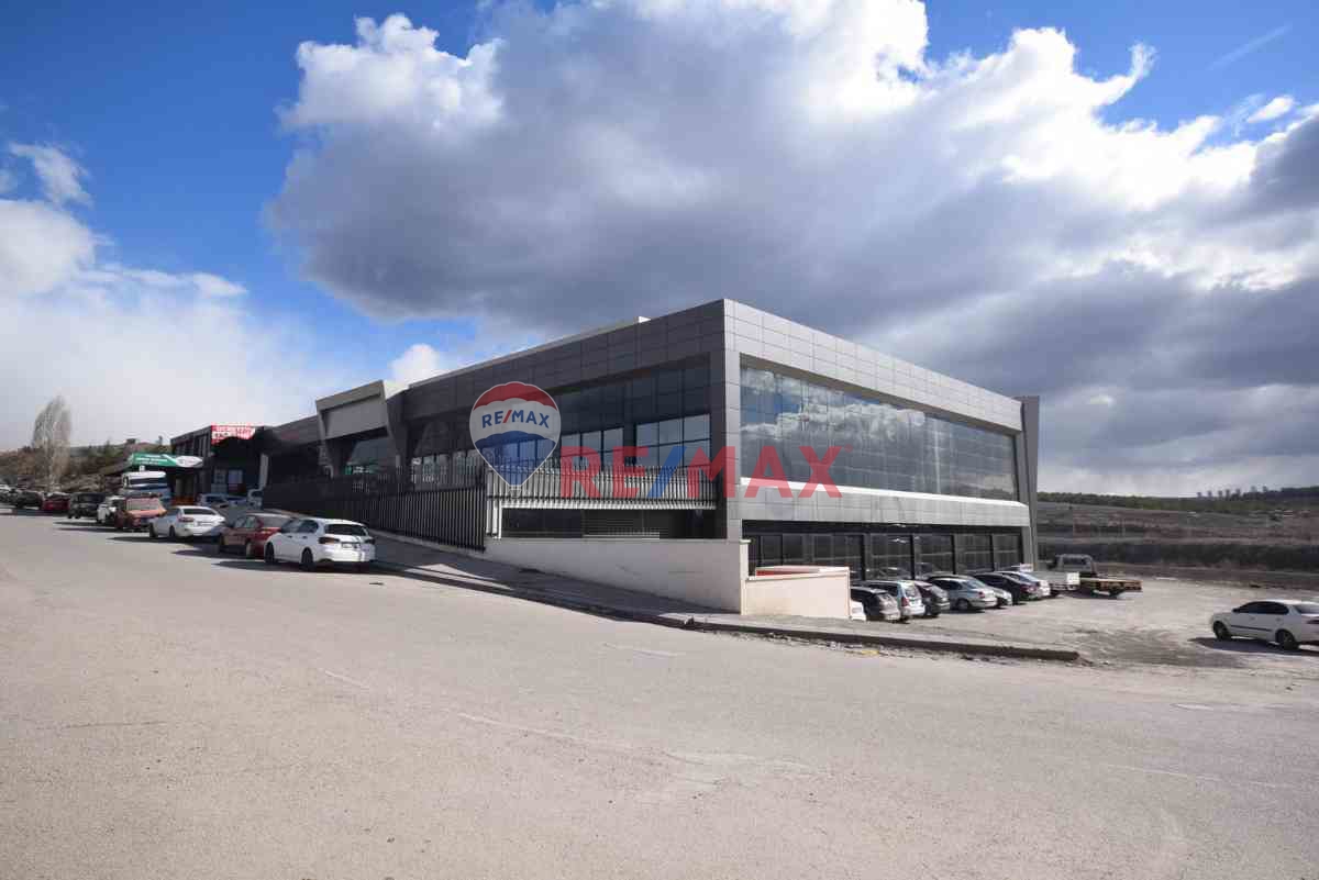 ŞAŞMAZ SANAYİ SİTESİ'NDE 380M2 SATILIK DÜKKAN