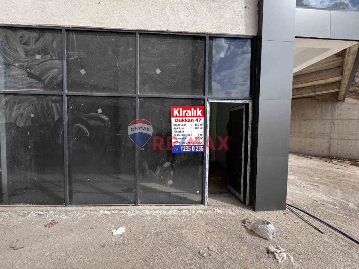 ŞAŞMAZ SANAYİ SİTESİ'NDE 380M2 SATILIK DÜKKAN