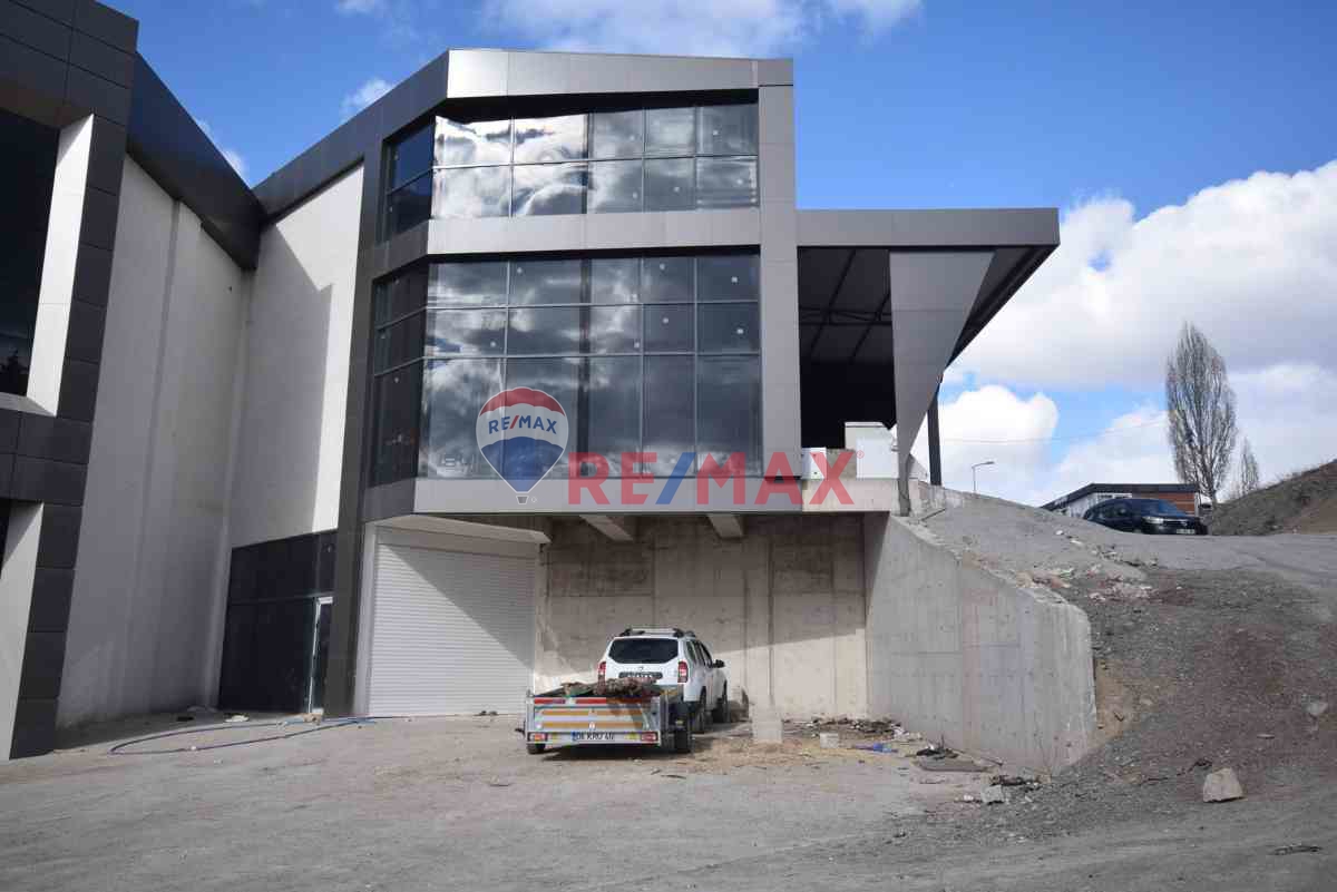 ŞAŞMAZ SANAYİ SİTESİ'NDE 380M2 SATILIK DÜKKAN