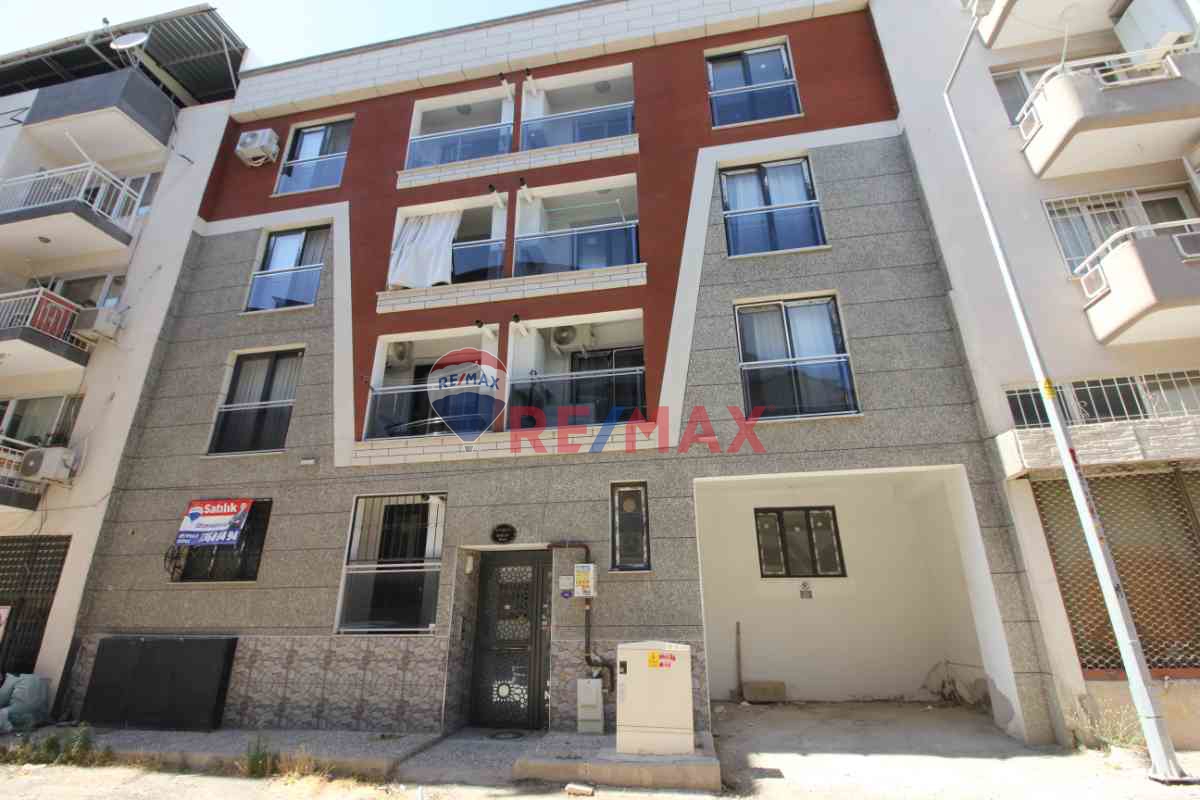 BUCA AKINCILAR KOŞU İZBAN YAKINI YENI 2+1 GENIŞ BAHÇELI SATILIK DAIRE