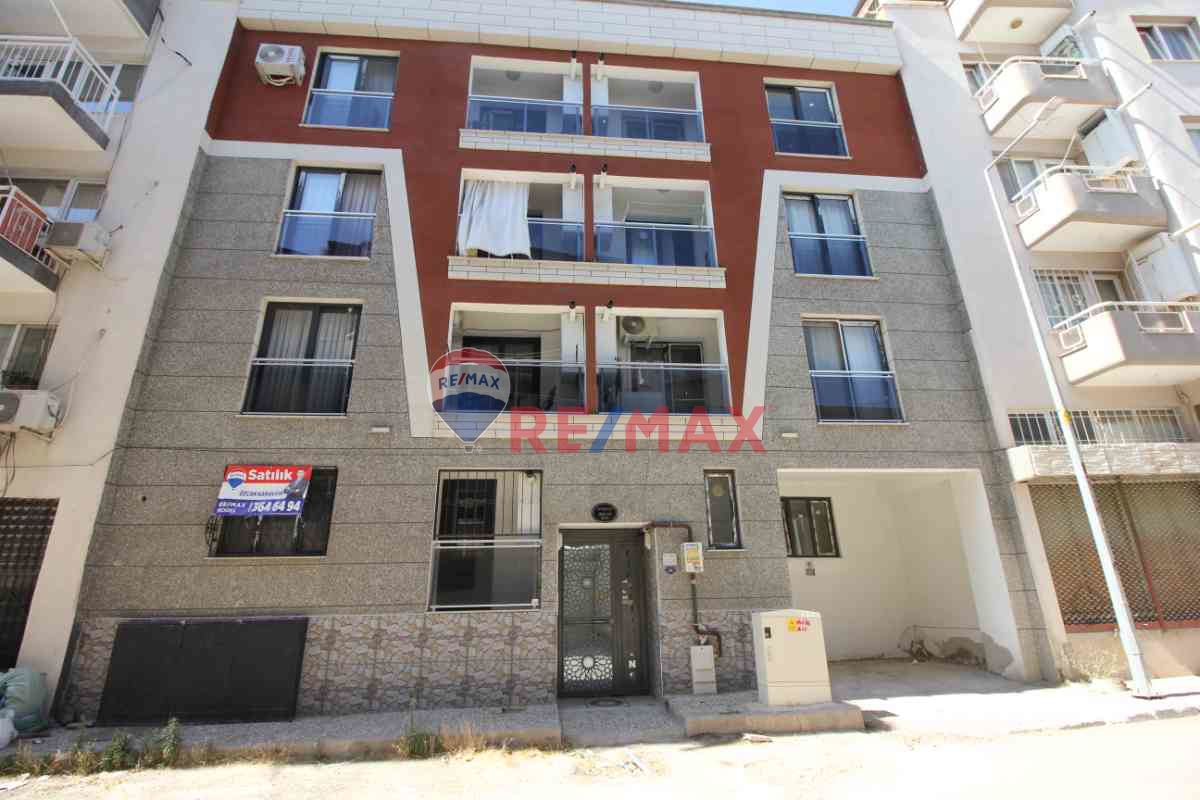 BUCA AKINCILAR KOŞU İZBAN YAKINI YENI 2+1 GENIŞ BAHÇELI SATILIK DAIRE