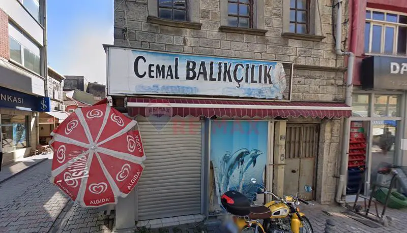 İNEBOLU ÇARŞI İÇİNDE KOMPLE SATILIK KÖŞE BİNA 2
