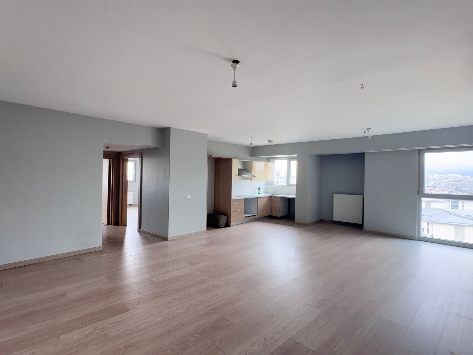 MALTEPE KENTPLUS CENTORİUM E.BANYOLU 2+1 FERAH MANZARALI SATILIK BOŞ