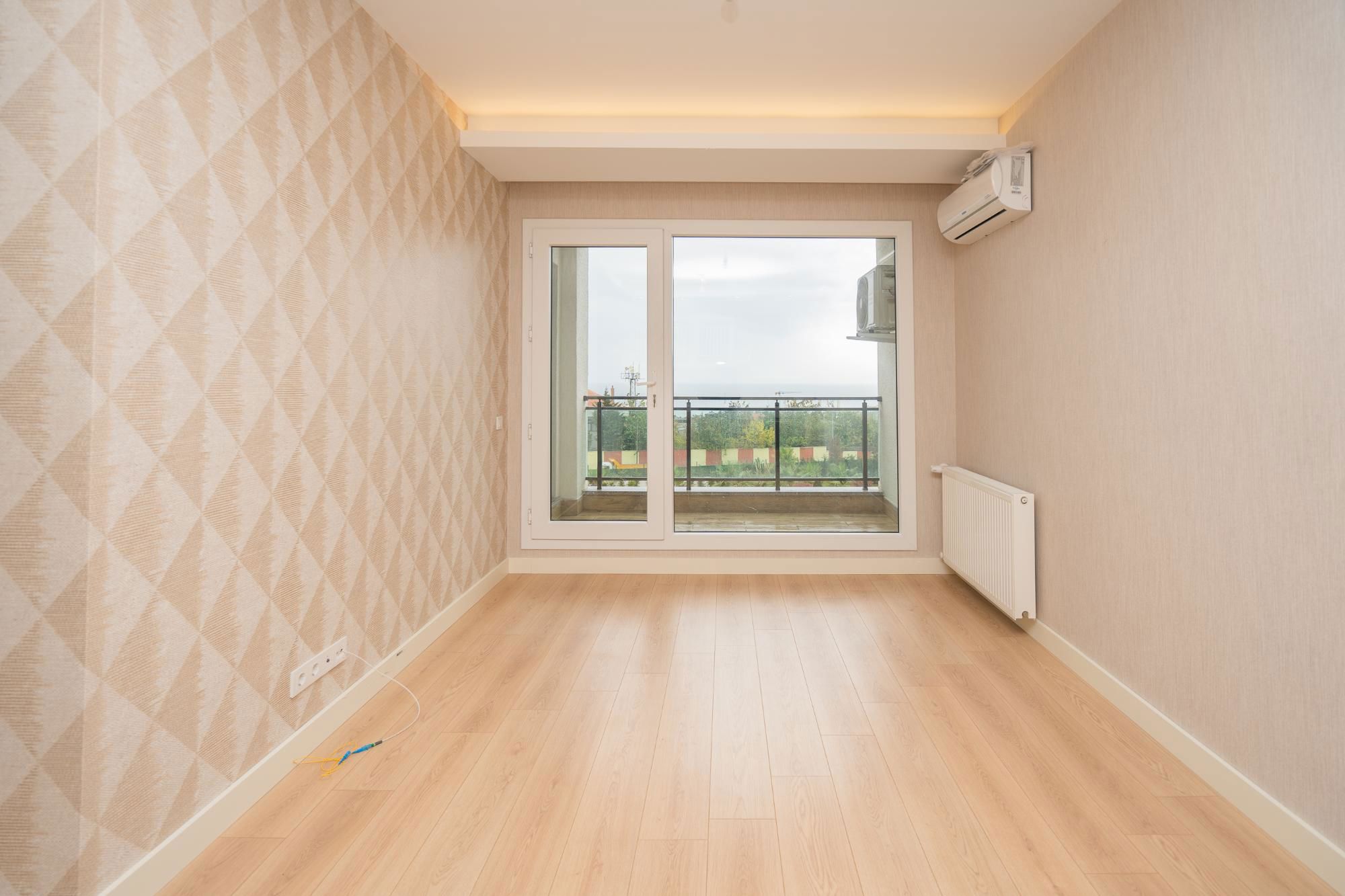 REMAX GELİŞİMDEN ALYA MARİN SİTESİNDE 2+1 KİRALIK DAİRE