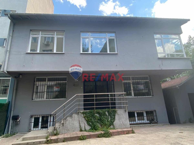 REMAX PRO NİL DEN ŞİŞLİ MECİDİYEKÖY MERKEZ DE OTOPARKLI KİRALIK BİNA
