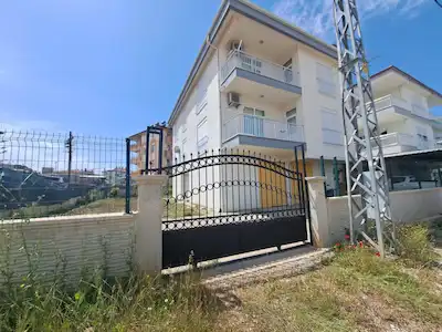 EVRENSEKI'DE D400 CEPHELI KIRALIK KAPALI DEPO
