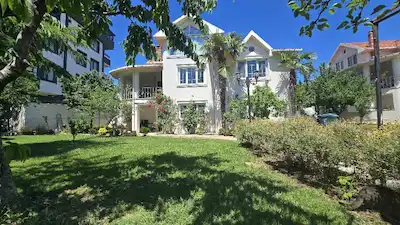 REMAX MAHAL'DEN KAMİLOBA'DA MÜSTAKİL VİLLA