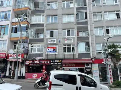 REMAX PARK BARLAS GÜRLER'DEN LİSE CADDESİNE CEPHE KİRALIK OFİS