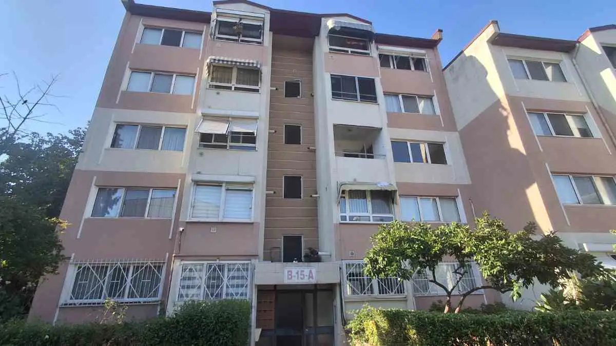 İZMİT YAHYAKAPTAN B-15 'TE ARAKAT 3+1 SATILIK DAİRE