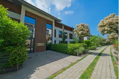 KÖY ZEKERİYAKÖY'ÜN EN GÜZEL KONUMUNDA: KEYİFLİ TERASLI, ÖNÜ AÇIK FERAH 3+1 SATILIK ÇATI DUBLEKS