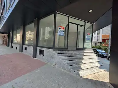 FLORYA METROBÜS DURAĞINDA YENİ BİNADA KİRALIK 150 M2 DÜKKAN