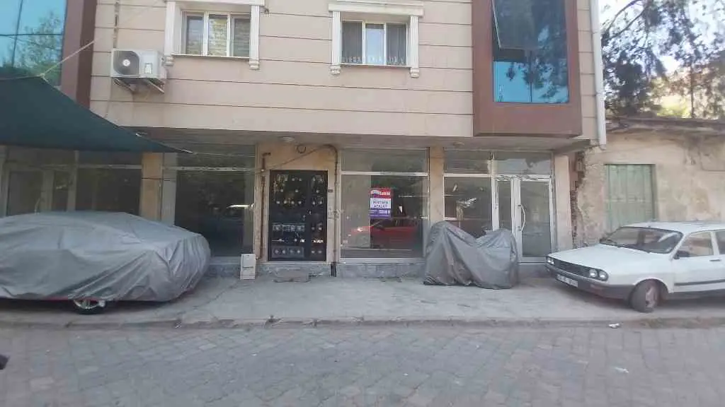 TURGUTLU’DA YATIRIMLIK 180 M² NET SATILIK BOŞ DÜKKAN 11 METRE CEPHE