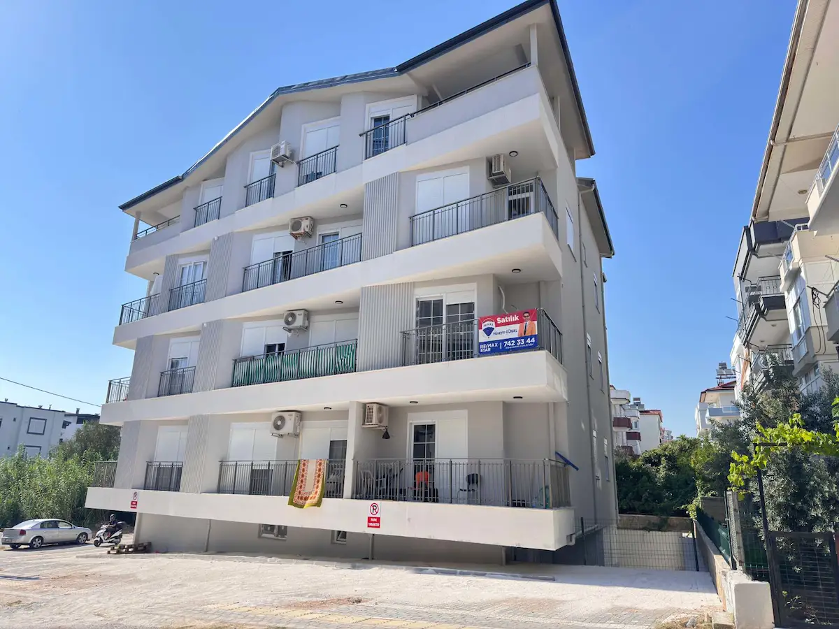 SARILAR DA KÖŞE PARSELDE ASANSÖRLÜ ARA KAT GÜNEY CEPHE SATILIK 2+1 SIFIR DAİRE