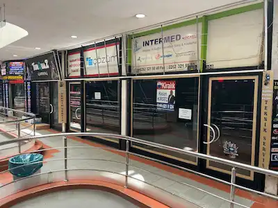 İZMİT BELSA PLAZA'DA 65 M2 KİRALIK DÜKKAN