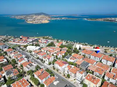 150 EVLER’DE DENIZ MANZARALI, EBEVEYN BANYOLU 2+1 DAIRE