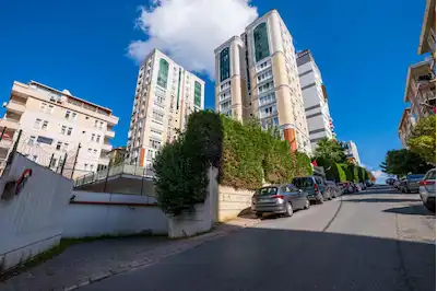 LA MAISON SITESI’NDE HAVUZ MANZARALI, EBEVEYN BANYOLU 3+1 KIRALIK DAIRE