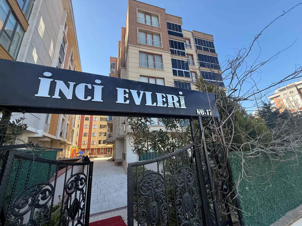 REMAX LAND' DEN ÇORLU HÜRRİYET MAH İNCİ EVLERİ 3+1 KİRALIK DAİRE