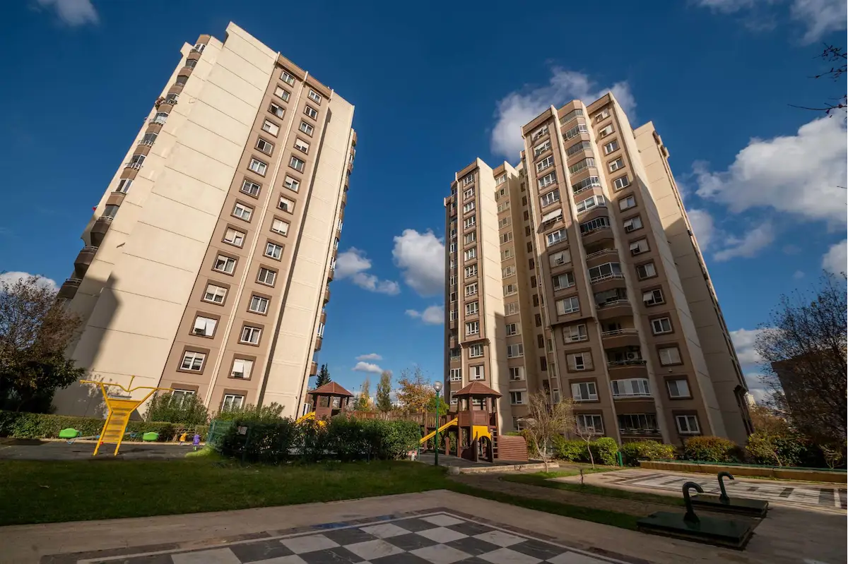 ATAŞEHİR’İN MERKEZİNDE GARDENYA-2 SİTESİNDE KİRALIK 3+1 DAİRE