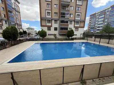 ÇORLU’DA GÜNEY CEPHELİ 3+1 | 140 M² NET | 2 BANYO | BALKONLU | BOŞ & EŞYASIZ