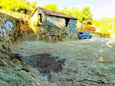 BERGAMA İNEŞİR’DE ANAYOLA YAKIN, İMARLI SATILIK ARSA