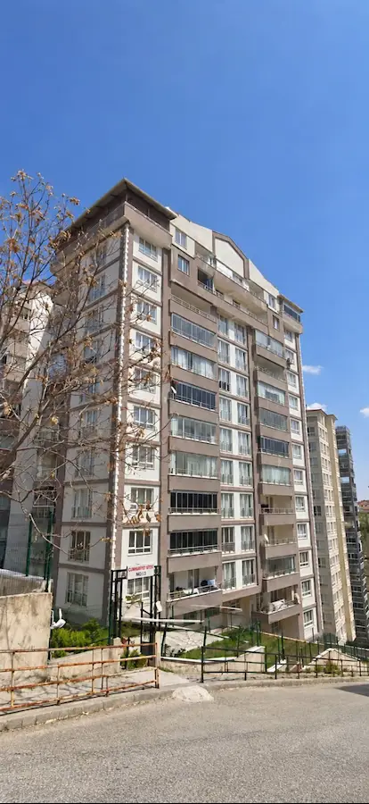 DURALİ ALIÇ MAH. CUMHURİYET SİTESİ’NDE 4+1 SATILIK DAİRE