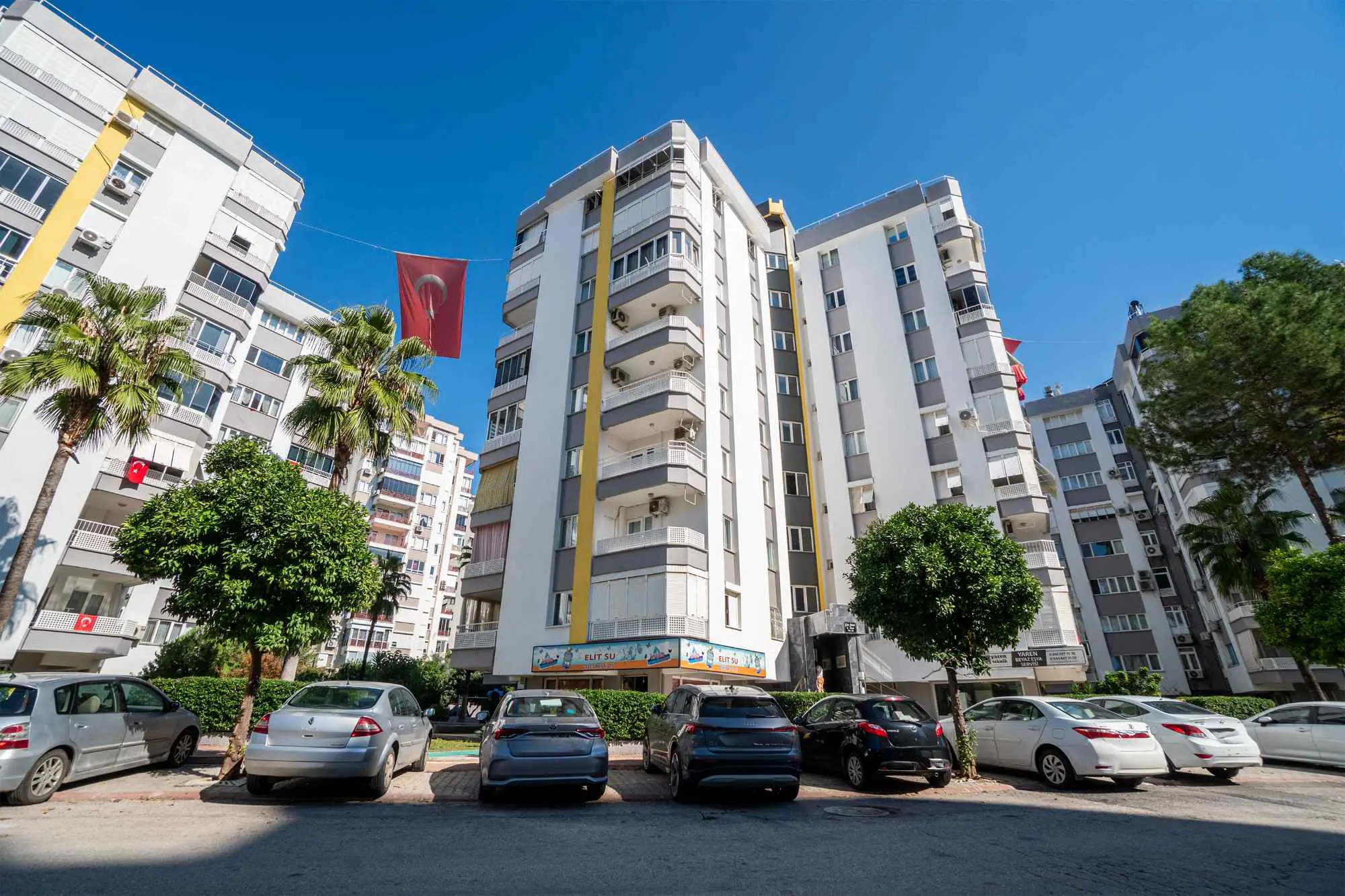 KONYAALTI SİTELER MAHALLESİ ELİT SİTESİ'NDE KREDİYE UYGUN DOĞALGAZLI ARA KAT GENİŞ 3+1 DAİRE