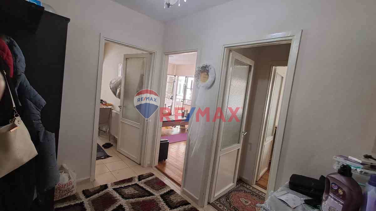 YALOVA ÇINARCIK'TA CADDE ÜZERİNDE 2+1 SATILIK DAİRE