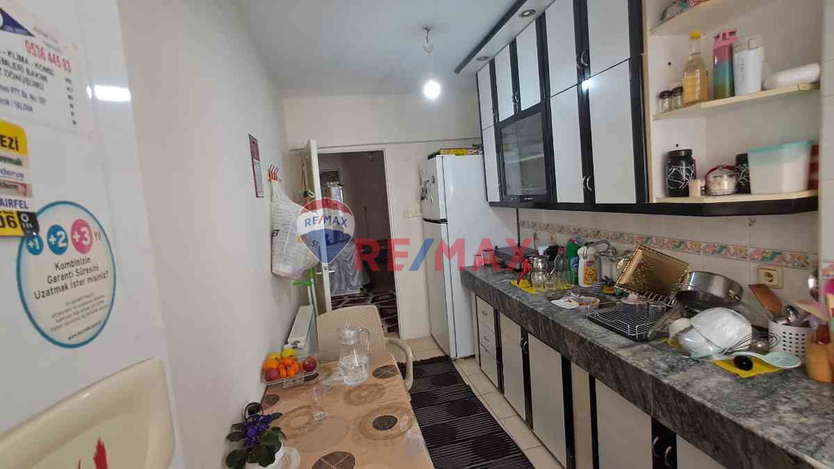 YALOVA ÇINARCIK'TA CADDE ÜZERİNDE 2+1 SATILIK DAİRE