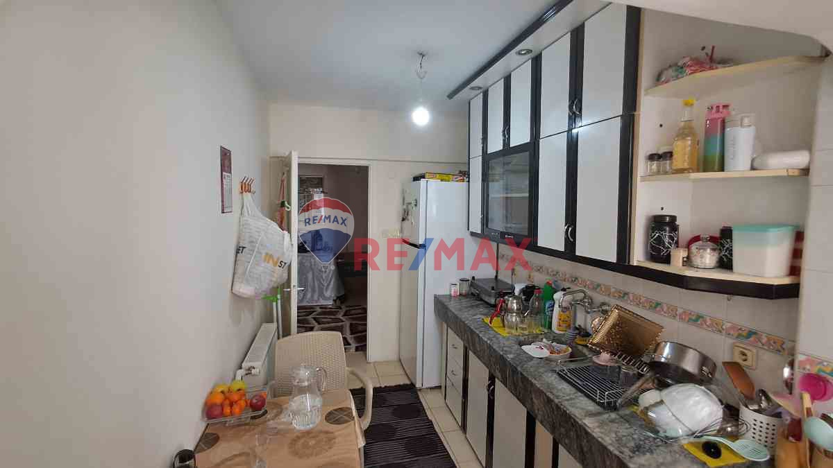 YALOVA ÇINARCIK'TA CADDE ÜZERİNDE 2+1 SATILIK DAİRE
