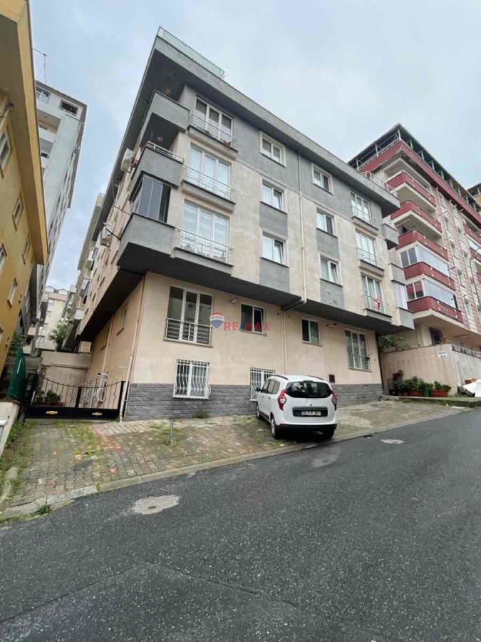 MALTEPE FINDIKLI’DA BAHÇE KULLANIMLI 1+1 KULLANIŞLI DAİRE