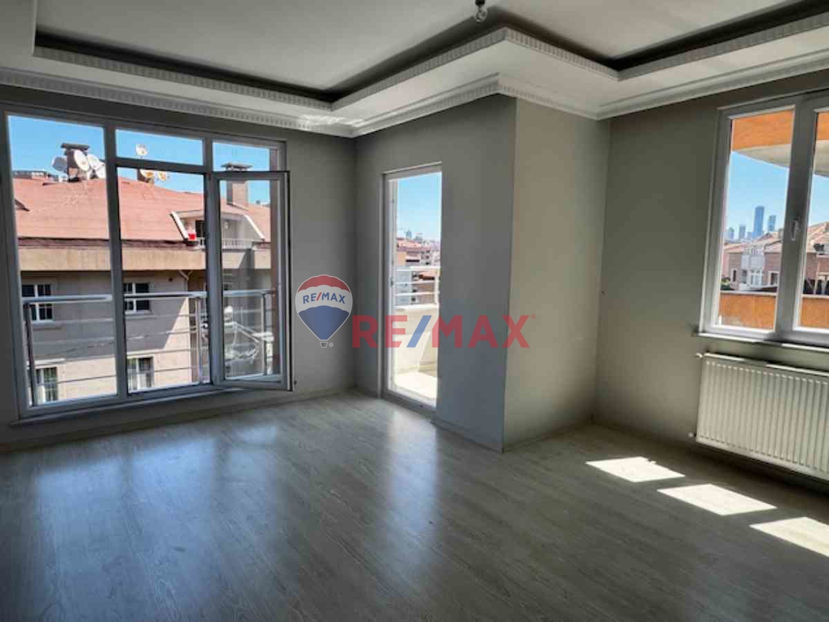 KAĞITHANE MERKEZ MAH.EGE SOKAKTA KİRALIK 2+1 DAİRE