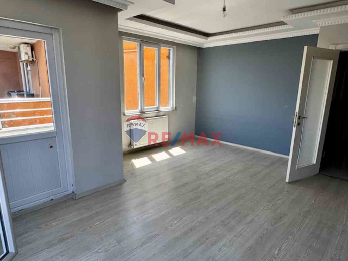 KAĞITHANE MERKEZ MAH.EGE SOKAKTA KİRALIK 2+1 DAİRE