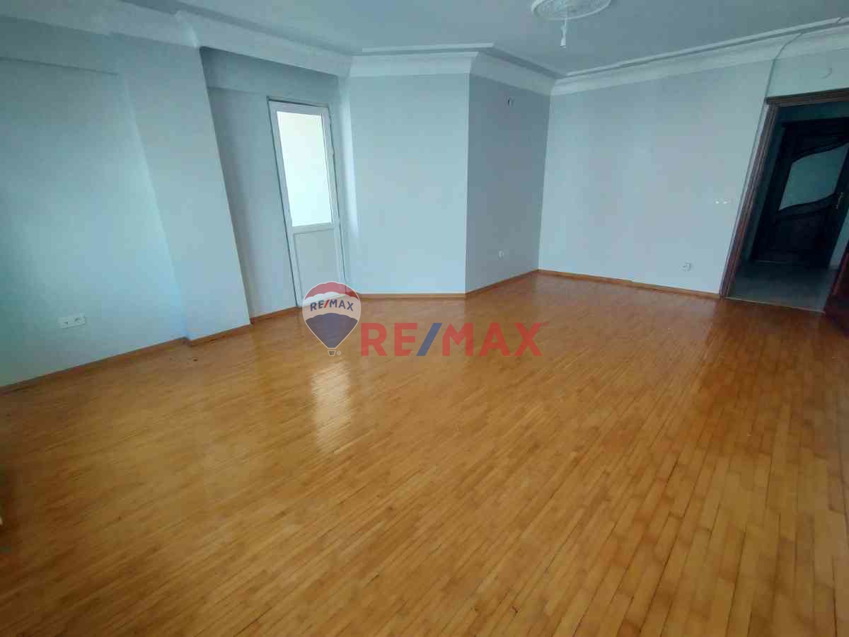 MALTEPE GİRNE MAH. GÜVEN SITESI BALKONLU SİTE İÇINDE GENİŞ 3+1